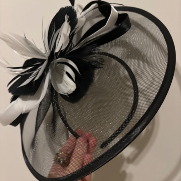 Fascinator - Picture 3 of 4